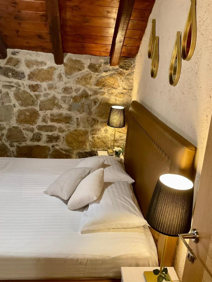 Villa Stonehouse Nea Roda Exterior foto