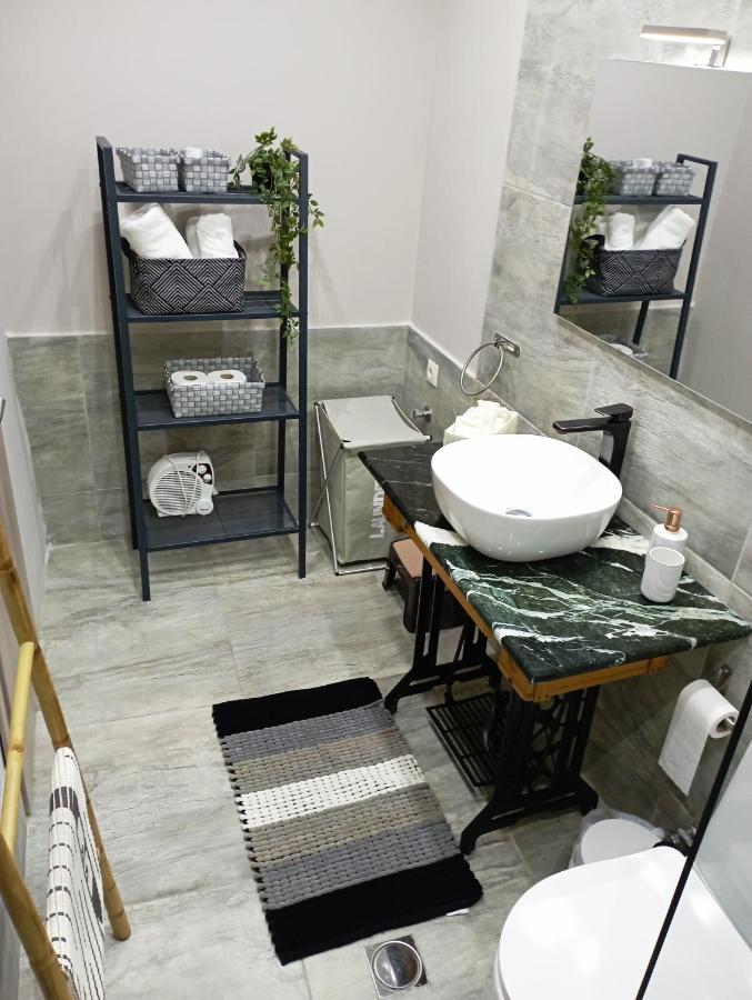 Villa Stonehouse Nea Roda Exterior foto