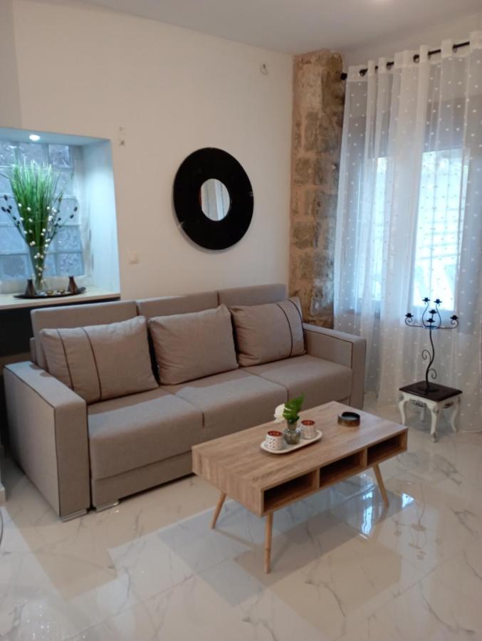Villa Stonehouse Nea Roda Exterior foto